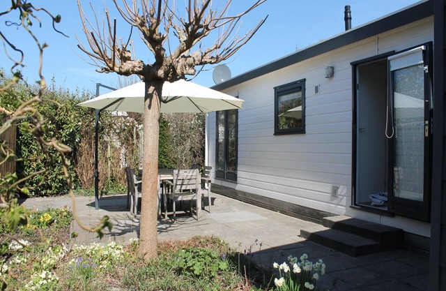 Fresh chalet near the beach and the sea