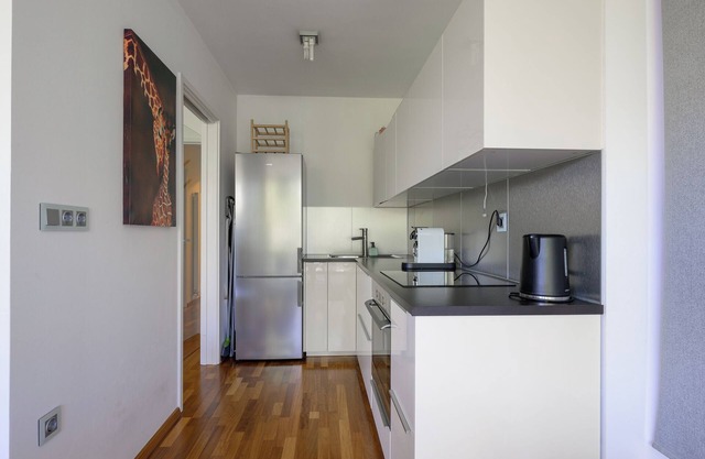 Fresh, clean, clutter free apt with fast WIFI and free parking in the building