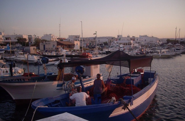 Renov fresca. Ático, vistas al mar, justo en el puerto pesquero, a 50 m del mar