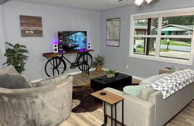 Freshly remodeled 3 Bedroom close to MTB trails and town