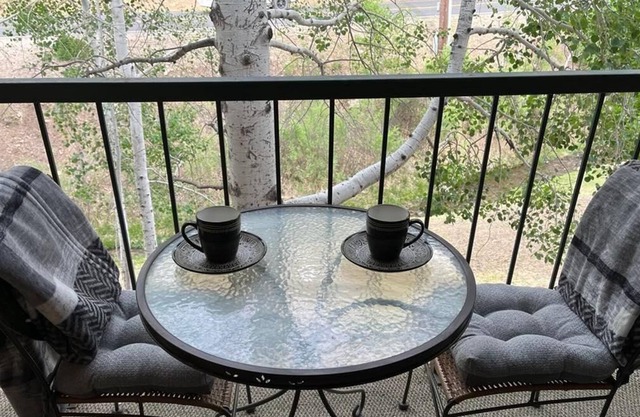 Freshly remodeled condo near the Inn of the Mountain Gods