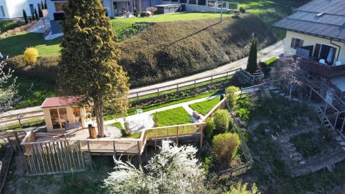 Fridas Place - DER Blick über ganz Villach - 160 m2 Ferienoase - ganzes Haus bis zu 8 Personen