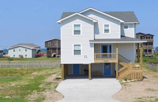 Friday to Friday rentals only!! 4 bedroom house with private pool and hot tub.
