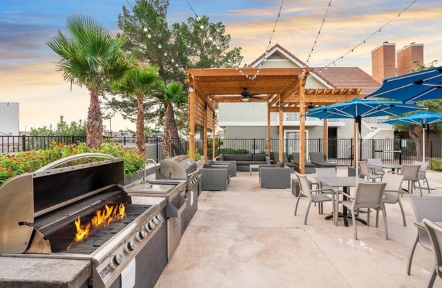 Friendly Stay – Pet-Friendly & Outdoor Pool Access