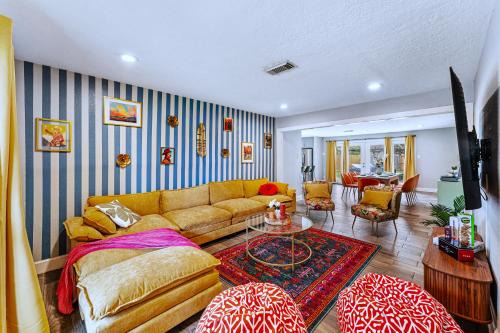 Friends-Themed 4BD - Pingpong & Outdoor Theater