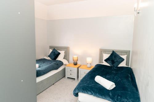 Frimley Sleeps 5 Free WiFi & Parking
