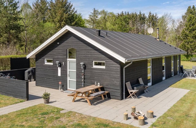 "Fritse" - 1.9km from the sea by Interhome