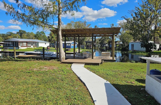Froggies Fish Camp-Dunns Creek & St. Johns River Boating & Fishing Paradise!