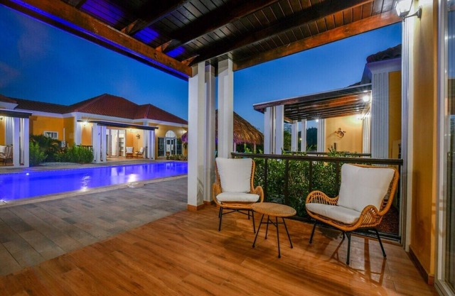 From its exclusive nature location, the secluded villas embrace open-air layouts