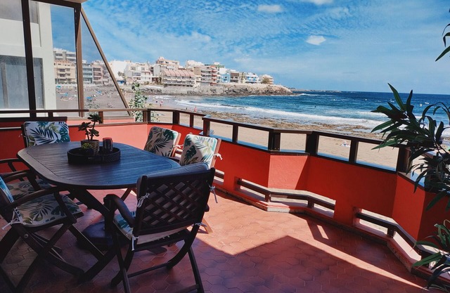 En primera línea de playa con fantástica terraza
