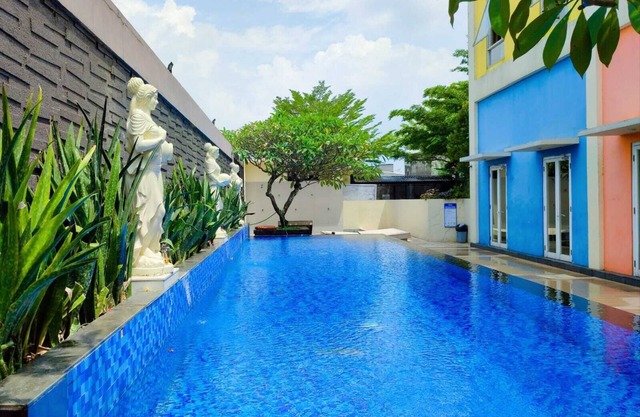 Front One Hotel Purwodadi