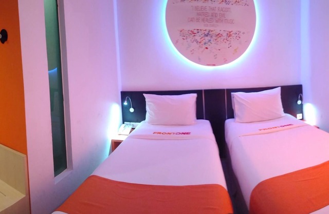 Front One Inn Semarang