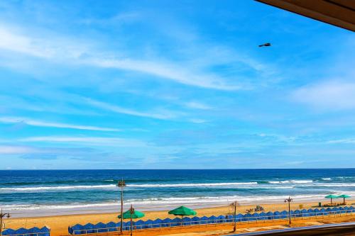 Front Sea ! View Hotel New Dreamland Resort Near Sea Beach And Jagannath Temple - Elegantly Designed Sea Facing Rooms With Attached Balcony!