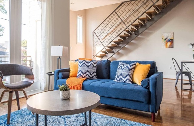 Increíble loft 2BR con balcón en el corazón de NuLu