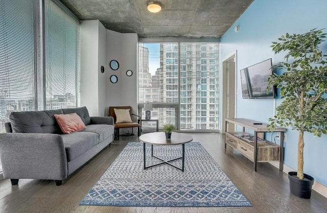 FRONTDESK Skyhouse Apts Uptown Charlotte