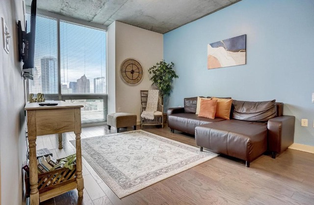 FRONTDESK Uptown Apts with City Views Charlotte