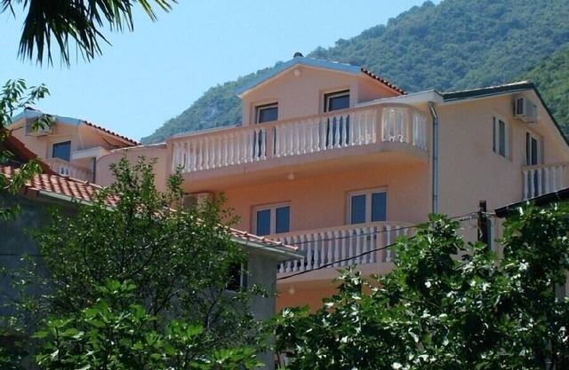 Frontline apartamento con fantásticas Vistas y Parking en Kotor Bay