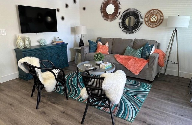 Fruitville @ El Tropicale Vacation Rentals Downtown Sarasota