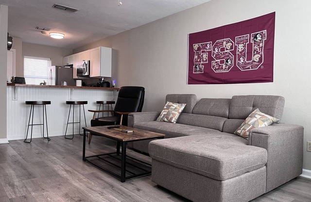 FSU Two Story Townhouse! Walking distance to stadium & civic center