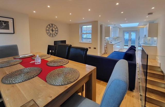 Fulham - Newly refurbished 3 double bedroom 2 bathroom fulham