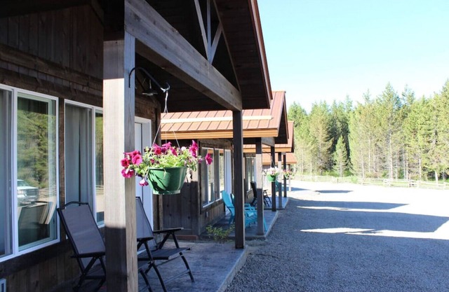 Full Bathroom, 2 Queen Beds, WIFI, Shared Hot Tub