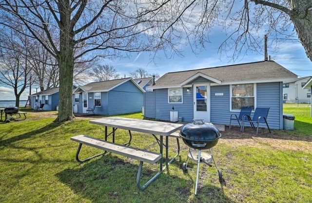 Full Cabin: 21 Steps to the Lake! PET FRIENDLY!