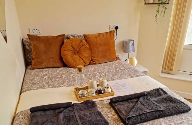 Full Flat-Ground Floor-Private Kitchen/Bathroom-Parking