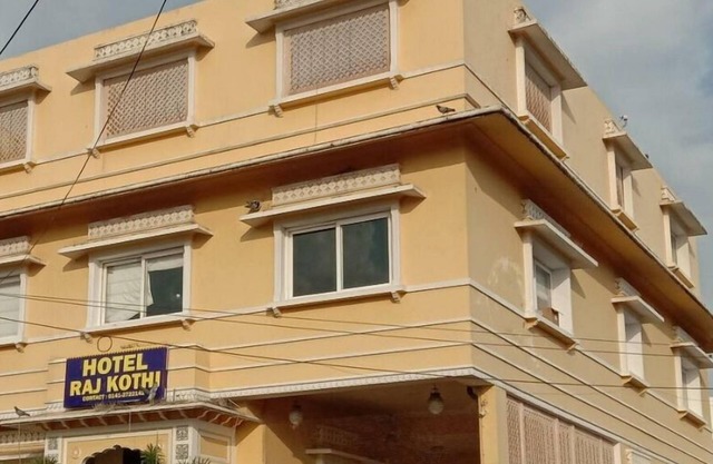 Full house bungalow for small functions and group stay near WTP