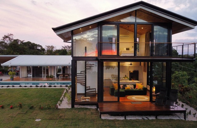Full Ocean View Glass House. Fully Equipped Kitchen, AC, 100mb wifi, TV