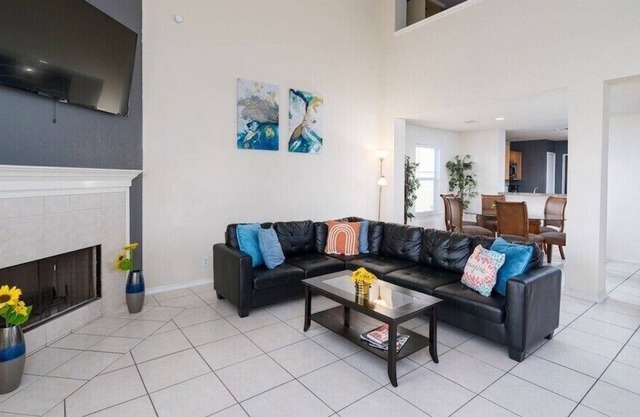 FullHouse/UpTo14Guests/MinsToSeaworld/MedicalCenter/Lackland&MuchMore