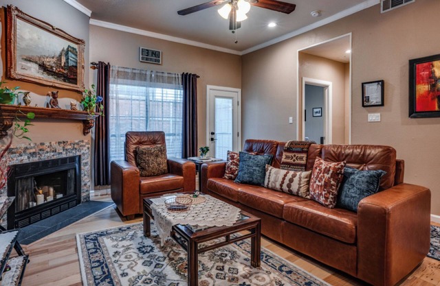 Acaba de actualizar el condominio 2BR / 2BA con la fantástica ubicación del norte de Dallas DNT / I635