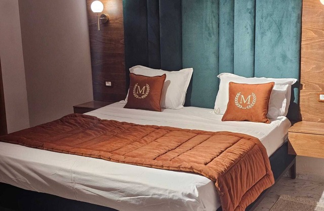 Fully-equipped apartment hotel with 24-hour reception & service
