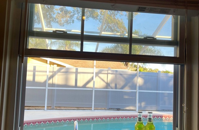 Fully-equipped House 2 Min. Away from Gulf Beaches Heated Pool! Pet-Friendly!