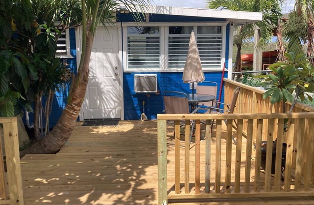 Estudio totalmente equipado Cottage ~ Hermosas vistas de la bahía + Suministros de playa y WiFi