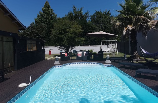 Fully equipped vacation home with private pool 10min from the ocean