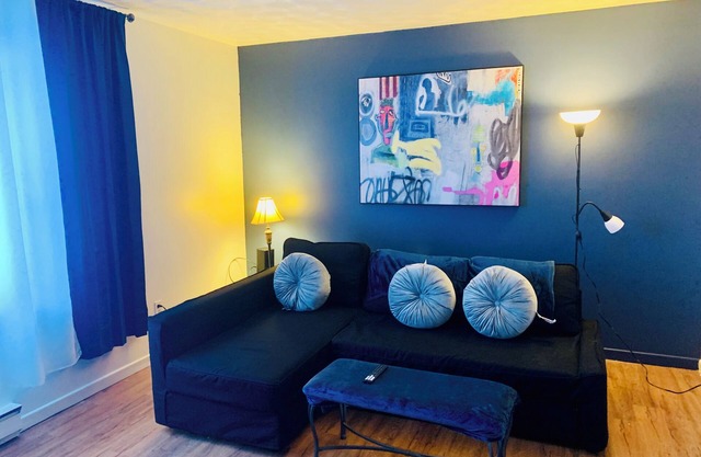 Fully furnished 2 bedrooms townhouse