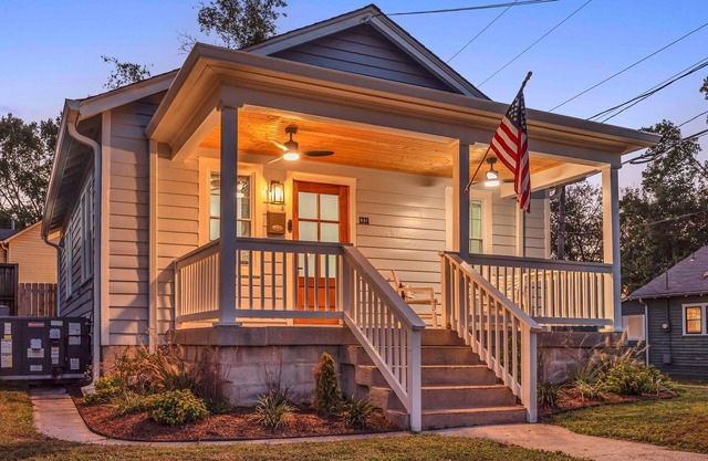 Fully Furnished Bungalow with Deck Near City Center