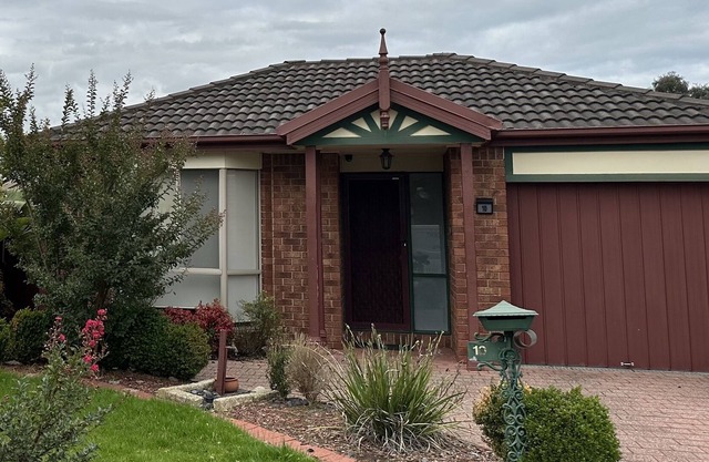 Fully furnished home 10 minutes from Melbourne Airport