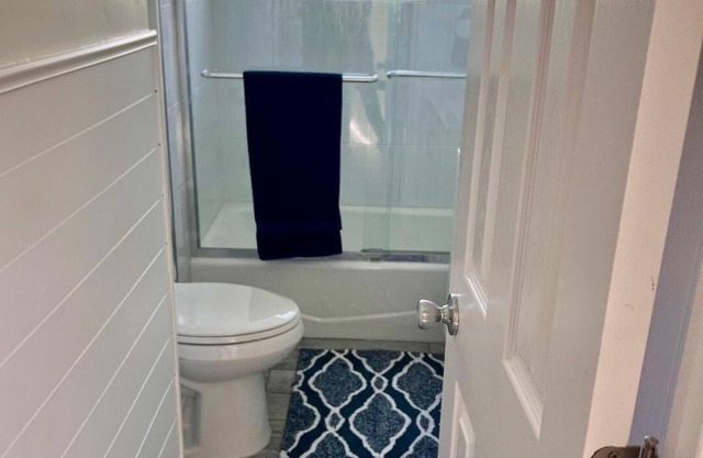 Fully Furnished, Large Yard, Pets Welcome! Charming House in Old Town Torrance.