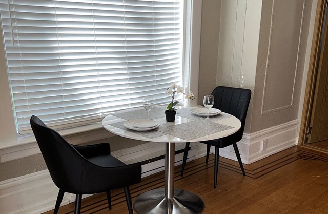 Fully furnished move-in ready 1BR in heart of Fairview