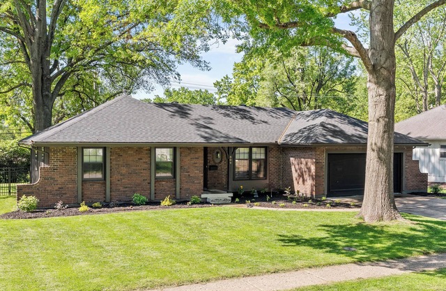Fully Furnished, Newly Remodeled, 3-bedroom home near downtown Lee's Summit