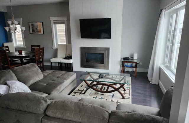 Fully Furnished open concept great for companies or group on shutdown turnaround