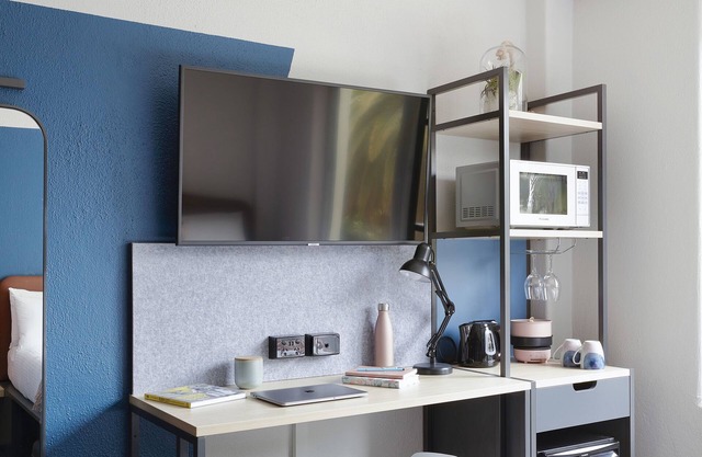 Fully Furnished Studio Rooms with included Leisure Facilities & Utilities