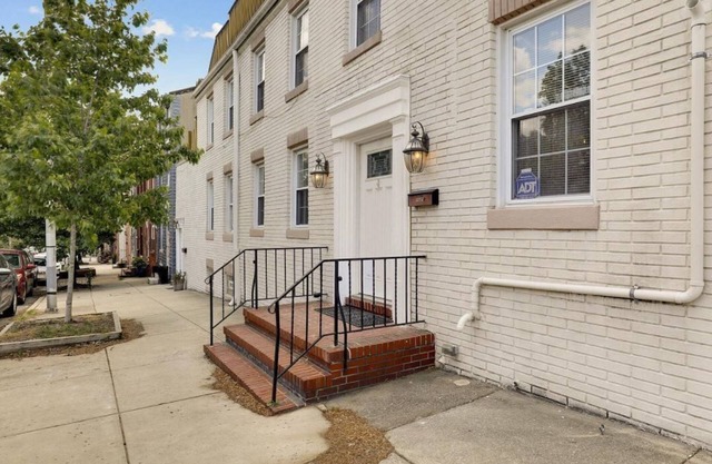FULLY FURNISHED Walkers Paradise in Upper Fells Point