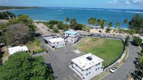 Fully Renovated ADA-Accessible Beachside with Oceanview 1 Bedroom Unit 6