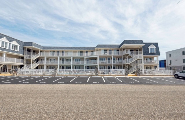 FULLY RENOVATED BEACH BLOCK condominium