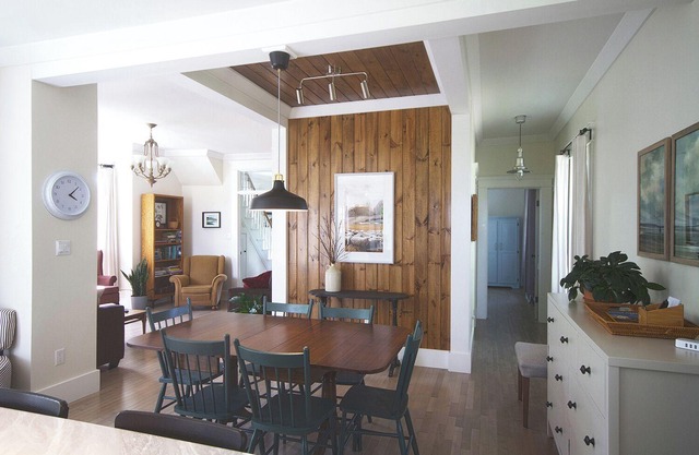 Fully renovated bright & airy 3BR home near the ocean