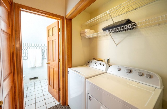 Fully Renovated Condo - Sleeps 9!