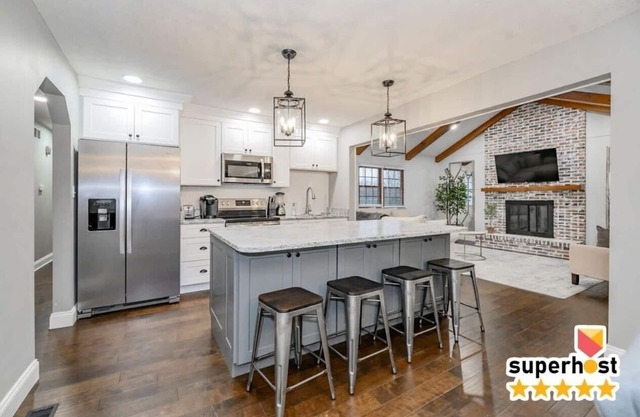 Fully Renovated | Finished Basement | Luxury Beds | Games