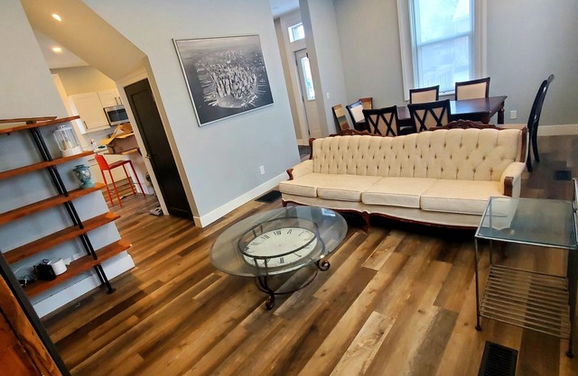 Fully renovated old red brick 3bdr house in Meaford
